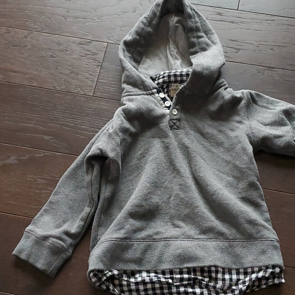 2 boys sweaters - Picture 3 of 3